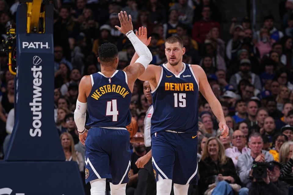 曹永竞：祝贺法比奥获得金靴，接下来继续冲击足协杯（曹永竞：恭喜法比奥加冕金靴，下一步全力冲击足协杯）