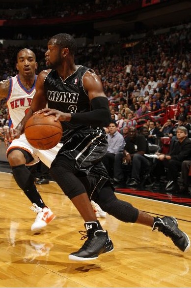 图赫尔：会找阿诺德聊聊，不过夸安萨目前竞争右后卫稍微领先（图赫尔：将与阿诺德沟通，右后卫之争夸安萨暂占上风）