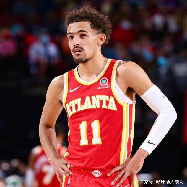 克瓦拉茨赫利亚双响炮率巴黎5-0大胜雷恩，重返争冠正轨（克瓦拉茨赫利亚梅开二度，巴黎5-0横扫雷恩重回争冠轨道）