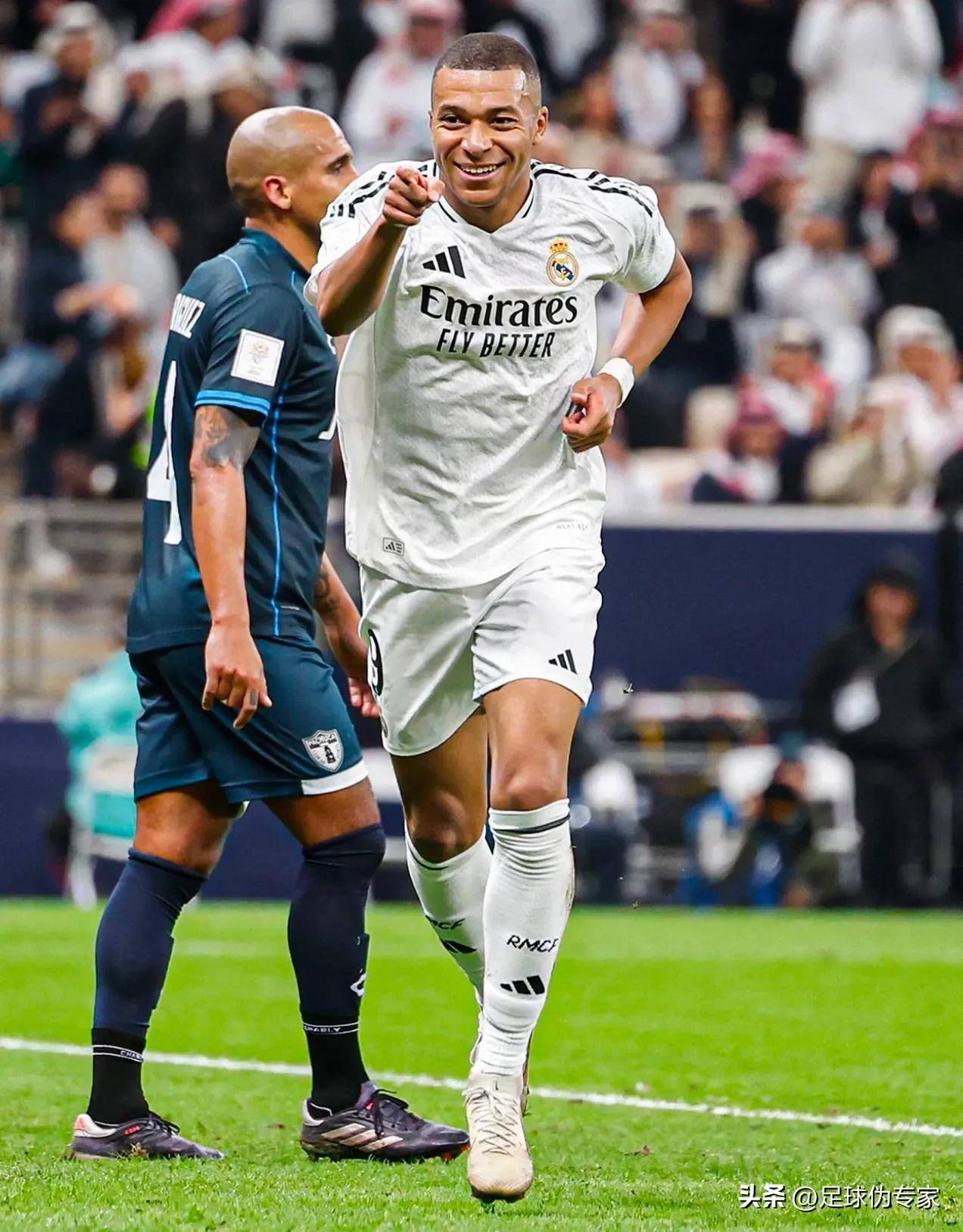 每体列足坛十大奇葩条款：博格坎普拒坐飞机；内马尔微笑条款（每体盘点足坛十大离谱合同：博格坎普拒乘飞机，内马尔微笑条款上榜）