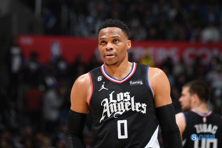 曼谷联后卫：我们已经四连平了，希望能战胜万隆昂首出线（曼谷联后卫：四连平后盼击败万隆，昂首出线）