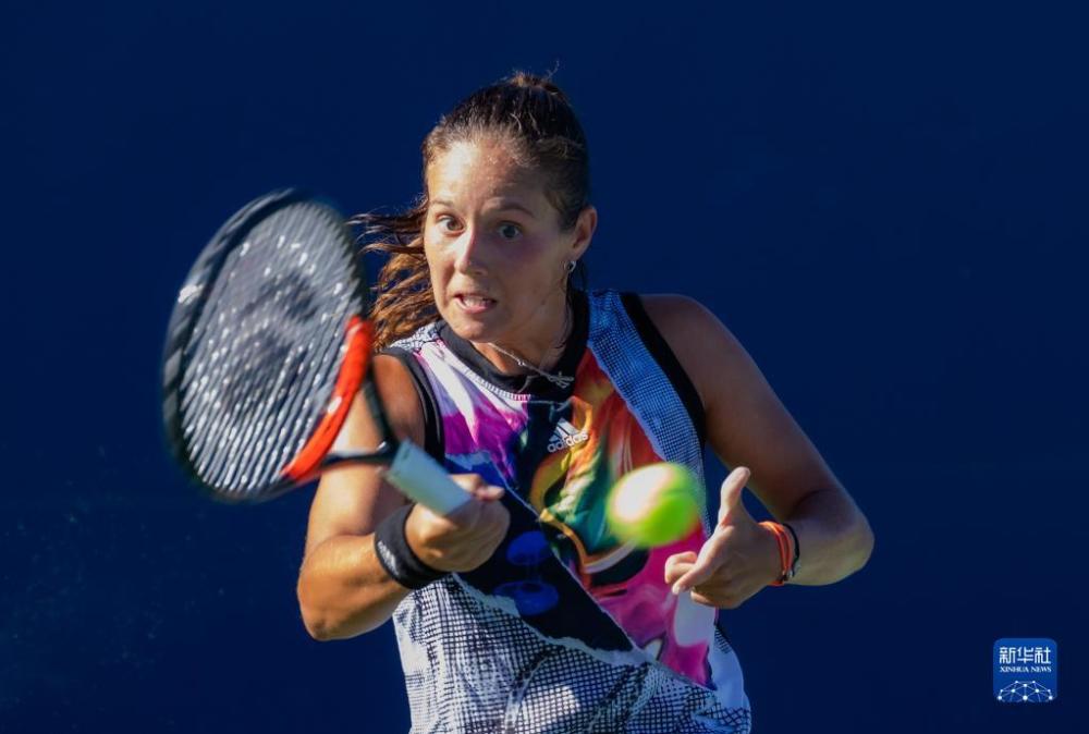 殷小雯则在 殷小雯则在