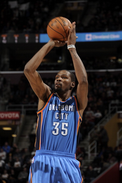 尽管他在防 尽管他在防